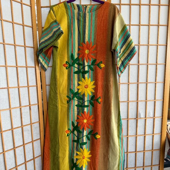 Vintage Caftan Kaftan Embroidery Flowers Cotton - Picture 1 of 3